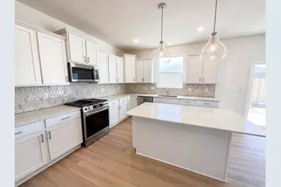 2471 Tyrone Drive S, Shakopee, MN 55379 - Photo 2