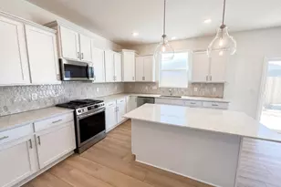 2471 Tyrone Dr S, Shakopee, MN 55379 - Photo 2