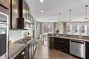 18716 Aubrie Ct, Eden Prairie, MN 55347 - Photo 4