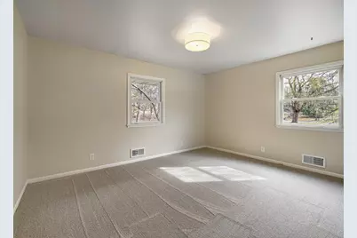 205 Oakview Road, West Saint Paul, MN 55118 - Photo 22