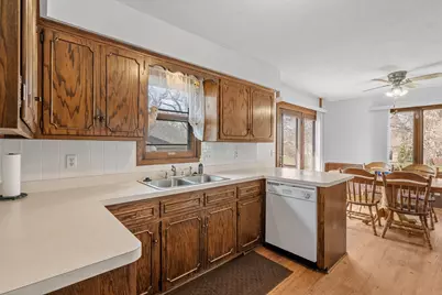 1079 Monroe Street S, Shakopee, MN 55379 - Photo 12