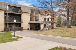 3431 Kent St, Shoreview, MN 55126 - Photo 2