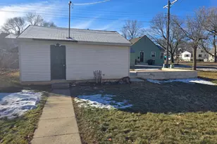 320 2nd St SW, Pipestone, MN 56164 - Photo 12