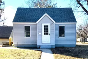 1168 Prospect Ave, Windom, MN 56101 - Photo 1