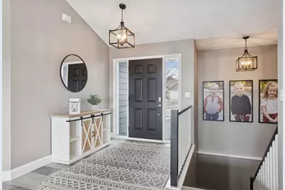 932 Farmers Ridge Trail, Belle Plaine, MN 56011 - Photo 2