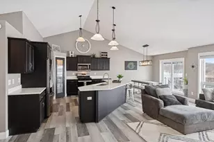 932 Farmers Rdg Trl, Belle Plaine, MN 56011 - Photo 4