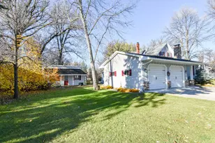 639 N 4th St, Warren, MN 56762 - Photo 58
