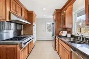 795 Hyacinth Ave E, Saint Paul, MN 55106 - Photo 8