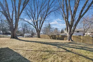 10925 London Dr, Burnsville, MN 55337 - Photo 32