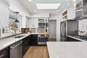 3551 Lilac Ln, Minnetonka, MN 55345 - Photo 14