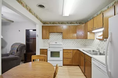 1200 18th Avenue NW #113, Austin, MN 55912 - Photo 4