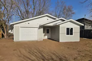 424 Erie Ave, Crosby, MN 56441 - Photo 1