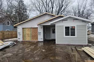 424 Erie Ave, Crosby, MN 56441 - Photo 2