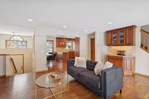 17155 Sandy Ln, Minnetonka, MN 55345 - Photo 4