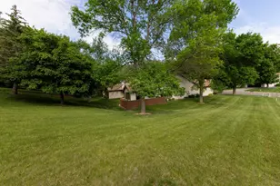 1782 Cobblestone Ct, Red Wing, MN 55066 - Photo 2