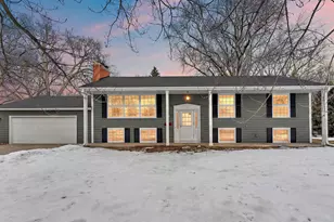 3511 Maplewood Dr, Saint Anthony, MN 55418 - Photo 2