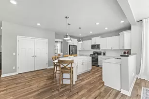 20355 Gateway Dr, Lakeville, MN 55044 - Photo 14