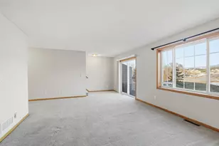 2525 Cobble Hill Ct, Woodbury, MN 55125 - Photo 4