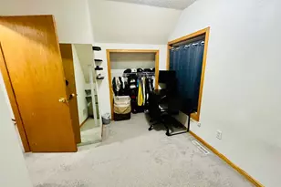 1149 5th St E, Saint Paul, MN 55106 - Photo 10