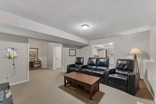 10299 Bucks Way, Eden Prairie, MN 55347 - Photo 32