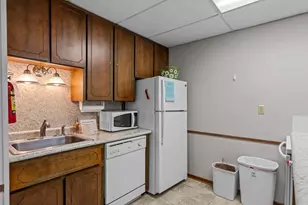 4380 Brookside Ct, Edina, MN 55436 - Photo 32