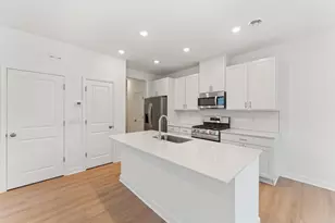 10541 Harbor Ln, Maple Grove, MN 55369 - Photo 2