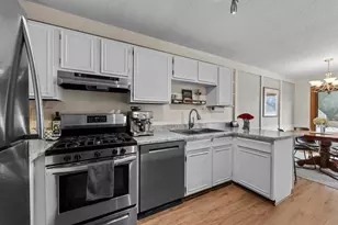 11208 Vessey Cir, Bloomington, MN 55437 - Photo 4