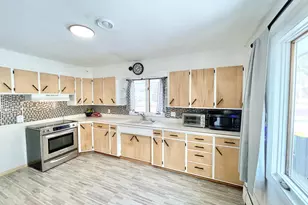 208 E 5th St, Redwood Falls, MN 56283 - Photo 18