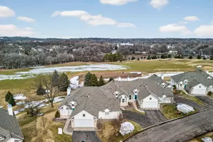 16125 Crystal Hills Dr, Lakeville, MN 55044 - Photo 2