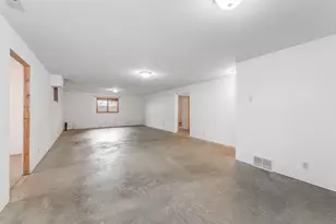 811 Burton Ln, Fairmont, MN 56031 - Photo 24