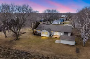 811 Burton Ln, Fairmont, MN 56031 - Photo 36