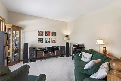 2536 Bridle Creek Trail, Chanhassen, MN 55317 - Photo 8