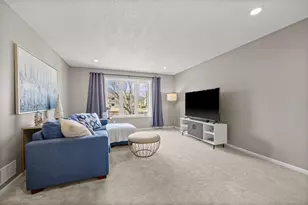 950 Lake Susan Dr, Chanhassen, MN 55317 - Photo 14