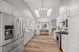 950 Lake Susan Dr, Chanhassen, MN 55317 - Photo 8