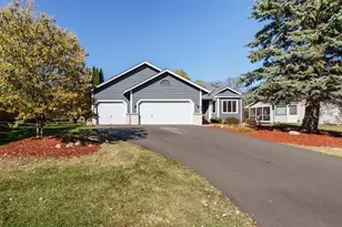 950 Lake Susan Dr, Chanhassen, MN 55317 - Photo 1