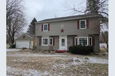 405 Clary Street W, Worthington, MN 56187 - Photo 2