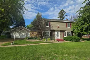 405 Clary Street W, Worthington, MN 56187 - Photo 2