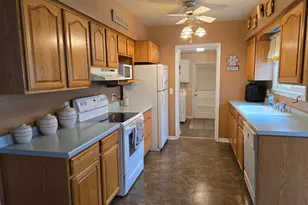 405 Clary Street W, Worthington, MN 56187 - Photo 12