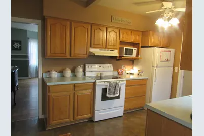 405 Clary Street W, Worthington, MN 56187 - Photo 10