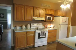 405 Clary Street W, Worthington, MN 56187 - Photo 10