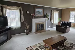 405 Clary Street W, Worthington, MN 56187 - Photo 6