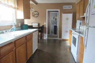 405 Clary Street W, Worthington, MN 56187 - Photo 8