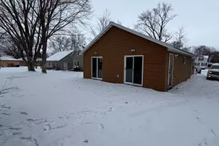 820 S Sixth Street S, Lake City, MN 55041 - Photo 4