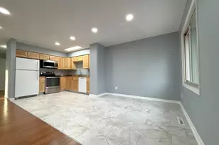 2545 Cedar Hills Dr, Hopkins, MN 55305 - Photo 2