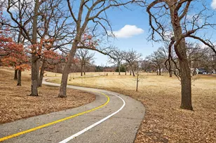 2721 Xerxes Ave N, Robbinsdale, MN 55422 - Photo 2