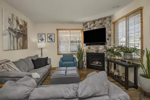 2066 Mockingbird Ave, Shakopee, MN 55379 - Photo 2