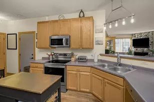 2066 Mockingbird Ave, Shakopee, MN 55379 - Photo 14