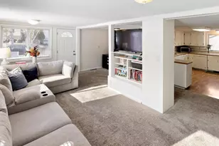 2864 Aglen St, Roseville, MN 55113 - Photo 12