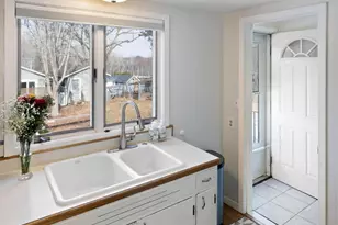 2864 Aglen St, Roseville, MN 55113 - Photo 6