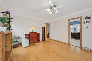 896 Jessamine Ave E, Saint Paul, MN 55106 - Photo 4